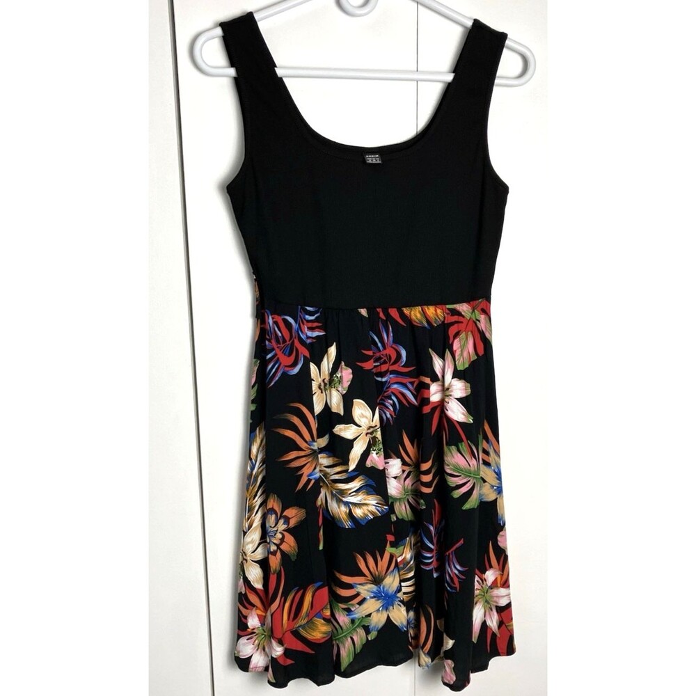 Shein Cute Tropical Sleeveless Short  Dress Black Floral Size Medium